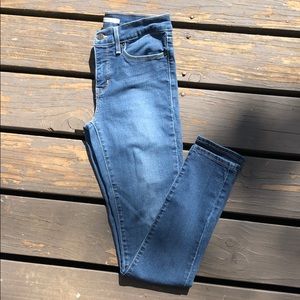 Levi’s 311 Shaping Skinny